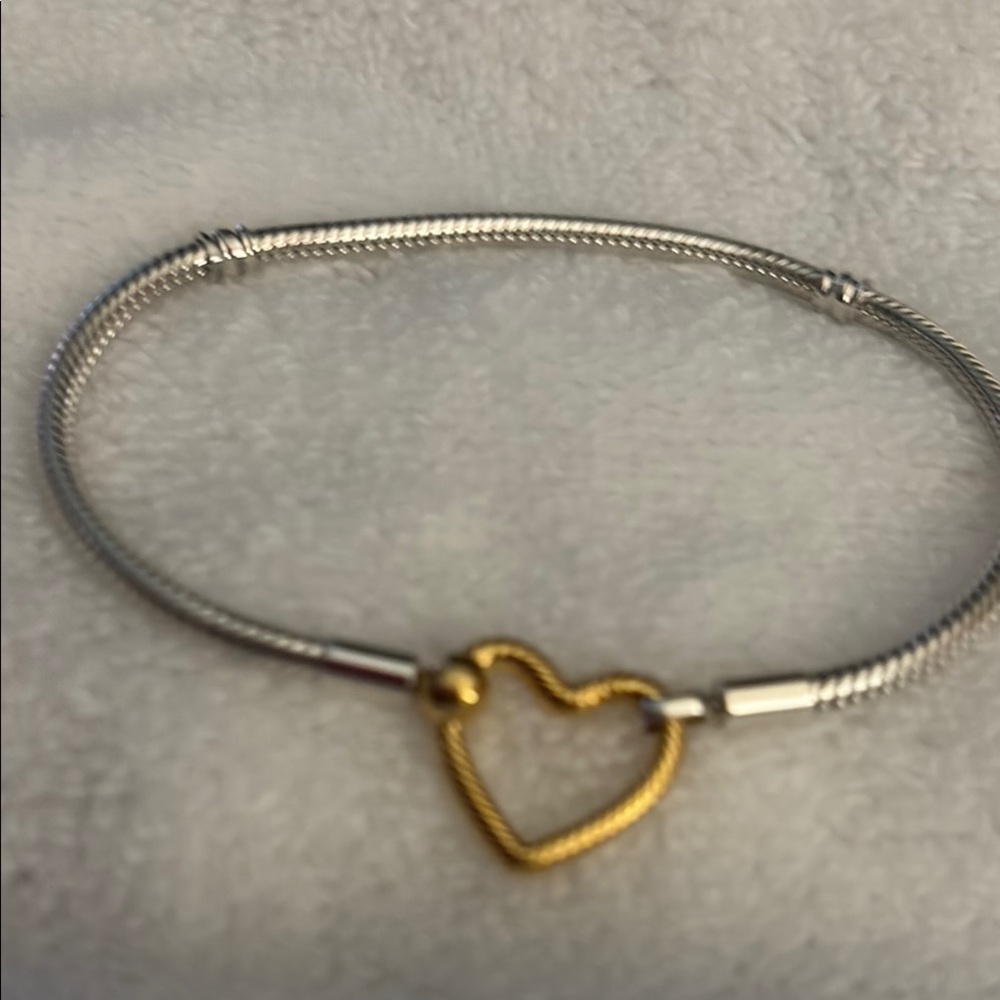 Pandora Moments Heart Closure Snake Chain Bracelet  Size 20 New
